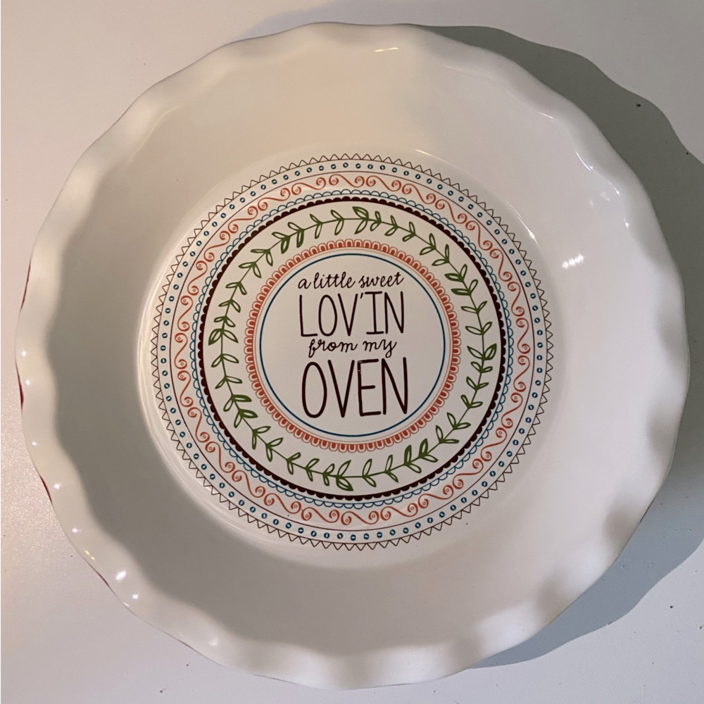 Ceramic Pie Dish with “Lovin’ From My Oven” design by Celebrate It - NEW